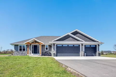2041 Green Acres Ct, De Pere, WI 54115