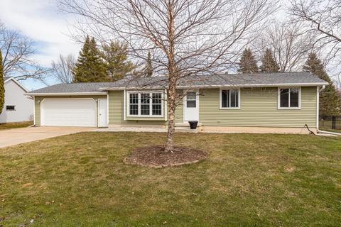 1352 Tammy Rd, Oshkosh, WI 54904