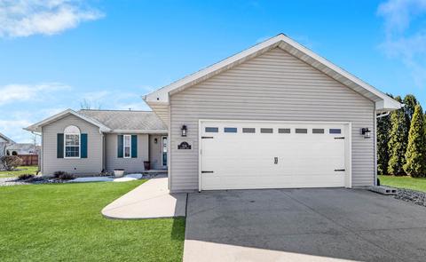 1136 Barbary Ln, Winneconne, WI 54986