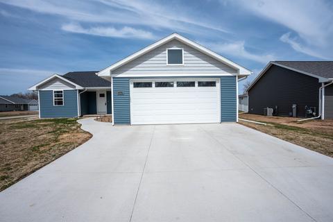 3325 Isaac Ln, Oshkosh, WI 54902