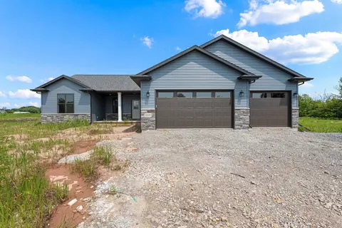 2538 S Stellita Cir, De Pere, WI 54115
