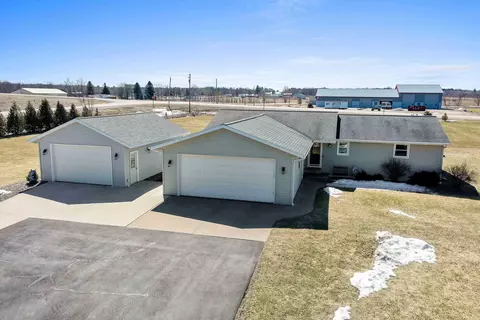 1801 Atterberry Ln, Suamico, WI 54173