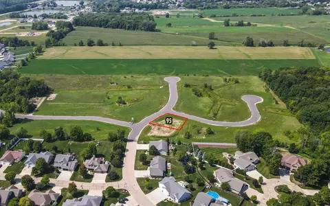 winnipeg street, Menasha, WI 54952