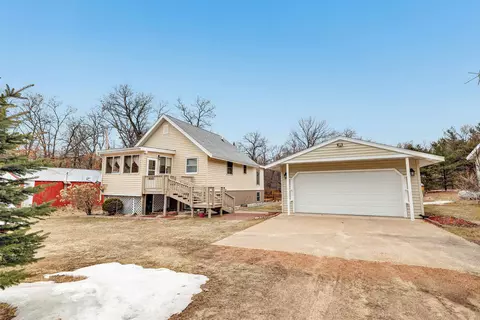 9018 Boelter Lake Dr, Almond, WI 54909