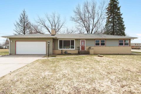 428 E Pioneer Rd, Fond Du Lac, WI 54935