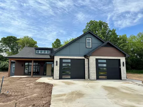 1732 Bobby Jones Dr #38, De Pere, WI 54115