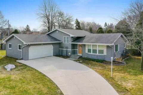1700 S Fidelis St, Appleton, WI 54915