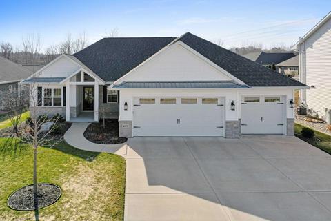 4071 Hudson Hill Dr, Hobart, WI 54155