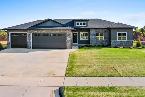 322 Willie Mays Cir, De Pere, WI 54115