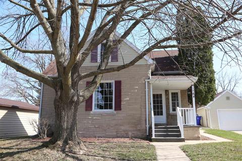 710 Desnoyer St, Kaukauna, WI 54130