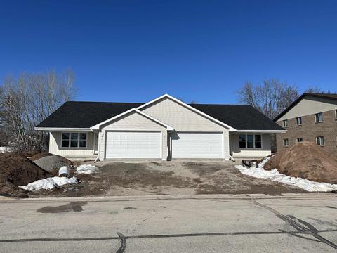 1669 Elkay Ln, Green Bay, WI 54302