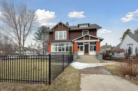 1711 1st St, Menominee, MI 49858