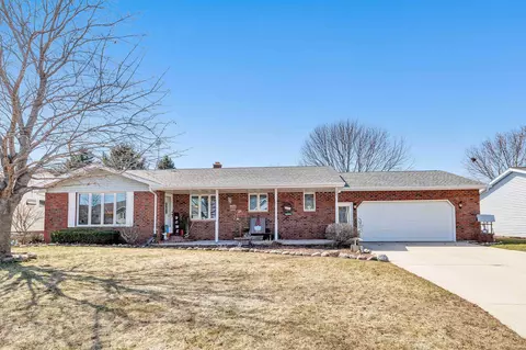1225 Sun Terrace St, Luxemburg, WI 54217