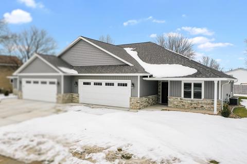 713 Main St, Wrightstown, WI 54180 photo 1