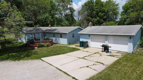 4640 N Ballard Rd, Appleton, WI 54913 photo 1
