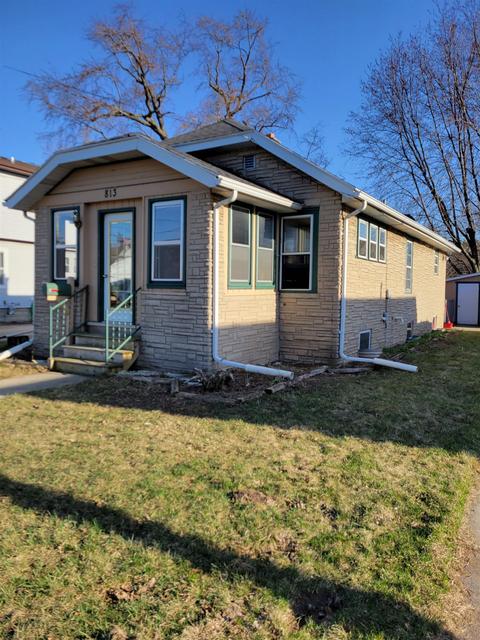 813 6th St, Menasha, WI 54952