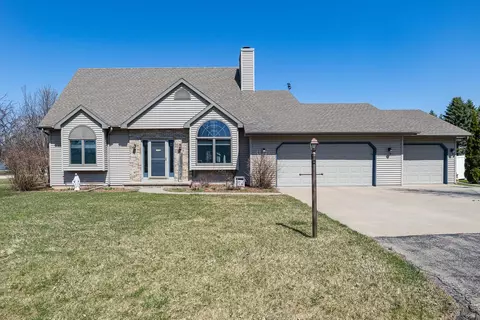 4108 Westview Ln, Oshkosh, WI 54904
