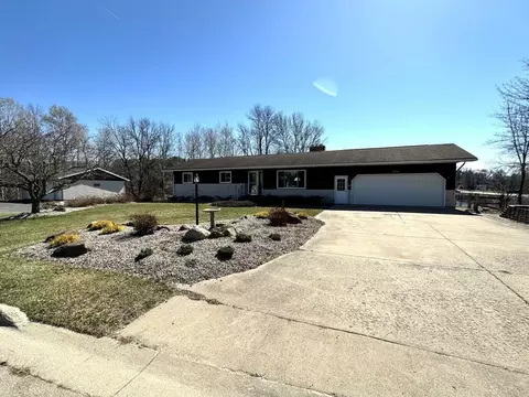 62 Shore Dr, Clintonville, WI 54929