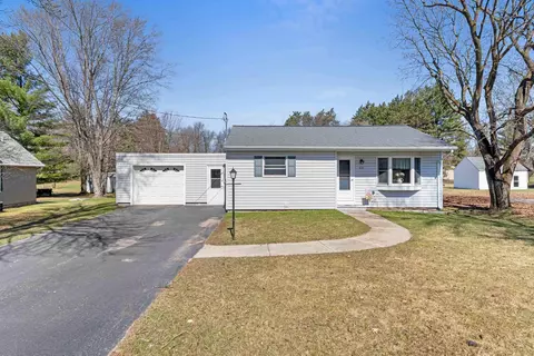 624 E Main St, Embarrass, WI 54933
