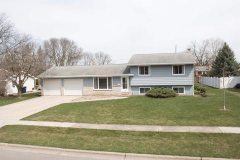 1521 Quinnette Ln, De Pere, WI 54115