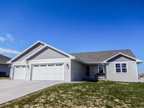 547 Eagle Dr, Oconto Falls, WI 54154