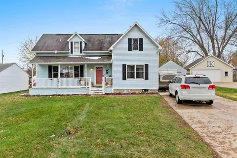 613 E Main St, Little Chute, WI 54140