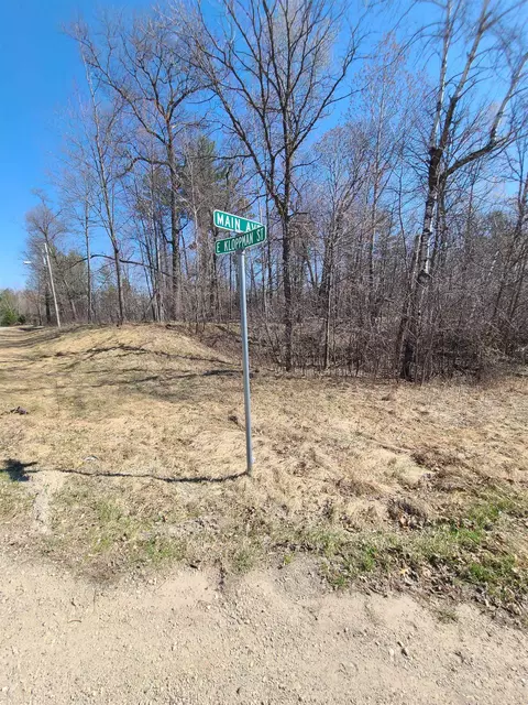 E Kloppman Street, Crivitz, WI 54114