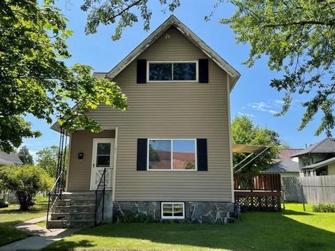 1621 Elizabeth Ave, Marinette, WI 54143