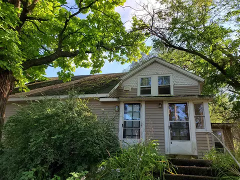 e1643 Grandview Road, Waupaca, WI 54981