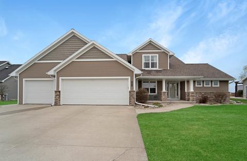 151 Tigers Den Ct, Wrightstown, WI 54180
