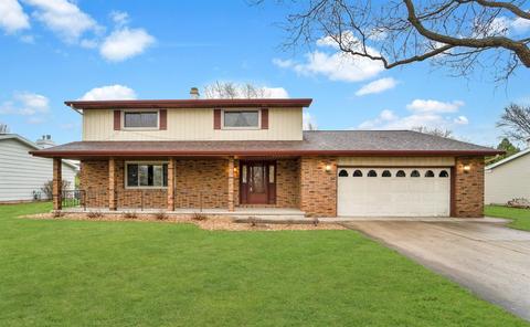 1320 N Briarcliff Dr, Appleton, WI 54915