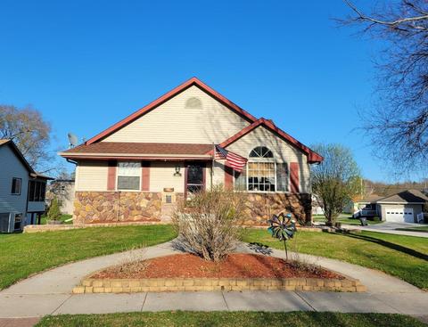 601 N Cedar St, Horicon, WI 53032