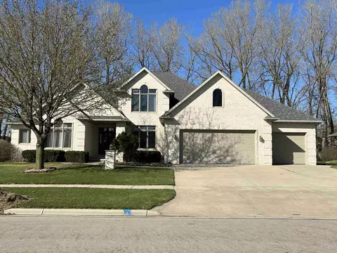 2125 Charles St, De Pere, WI 54115