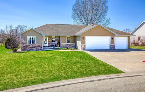 n8997 Blackoak Street, Menasha, WI 54952