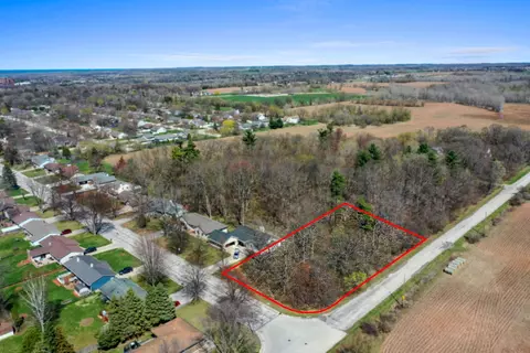 310 Van Caster Dr, Green Bay, WI 54311