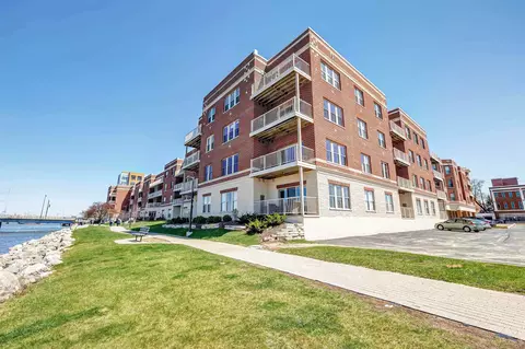 118 S Washington St #219B, Green Bay, WI 54301