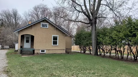 4213 13th St, Menominee, MI 49858