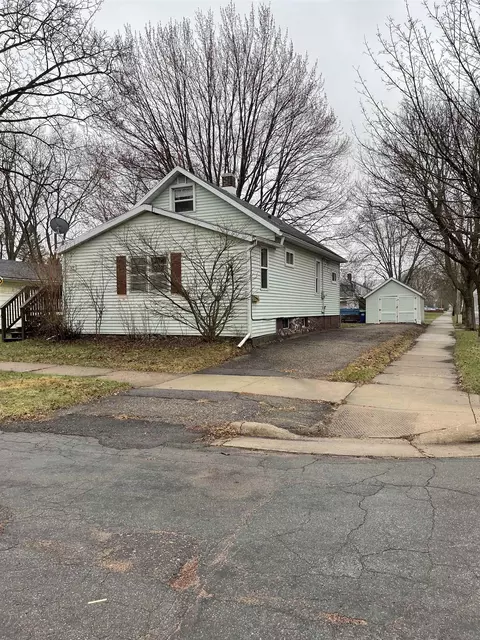 724 N 8th Ave, Wausau, WI 54401