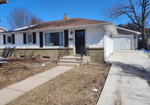 972 Betty Ave, Neenah, WI 54956