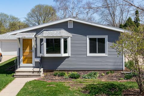 1708 Oak St, Oshkosh, WI 54901