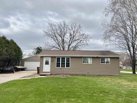 1201 Fieldcrest Dr, Menasha, WI 54952