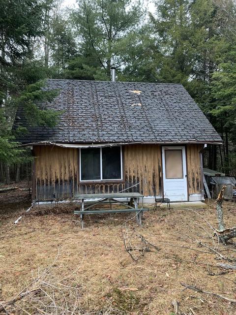 Beattie Creek Lane, Menominee, MI 49858