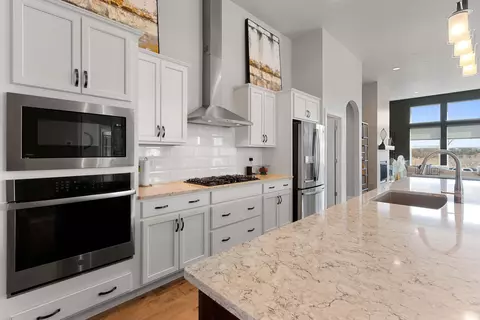 2300 E Baldeagle Dr, Appleton, WI 54913 photo 6