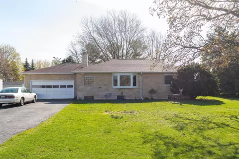 1055 Cold Spring Rd, Neenah, WI 54956