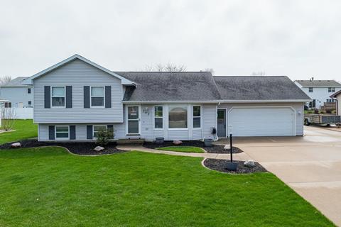 725 Hummingbird Ln, Neenah, WI 54956