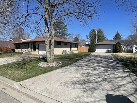 703 W 2nd St, Shawano, WI 54166
