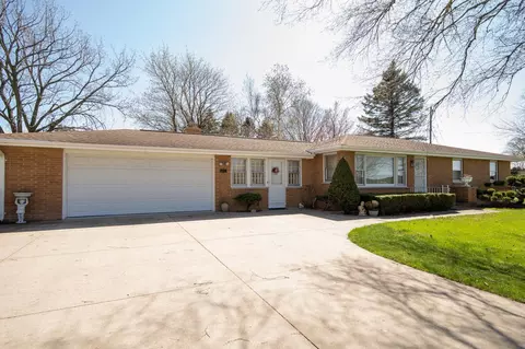 675 W Snell Rd, Oshkosh, WI 54901