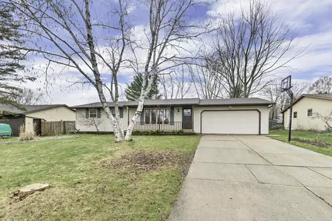 910 Athens Dr, Green Bay, WI 54311
