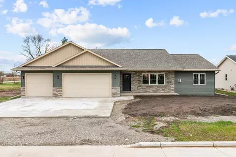 809 Pauls Pl, Oshkosh, WI 54904