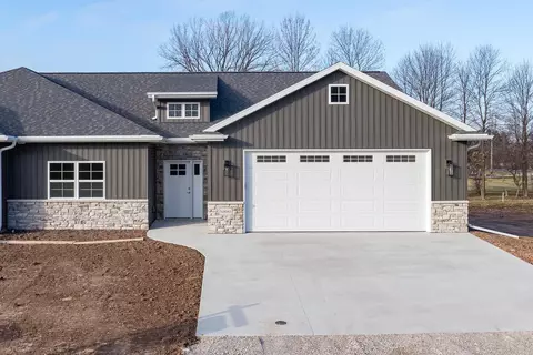 n9085 Southtowne Drive, Menasha, WI 54952
